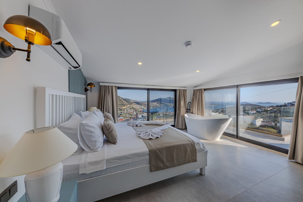 Luxury valley view suite