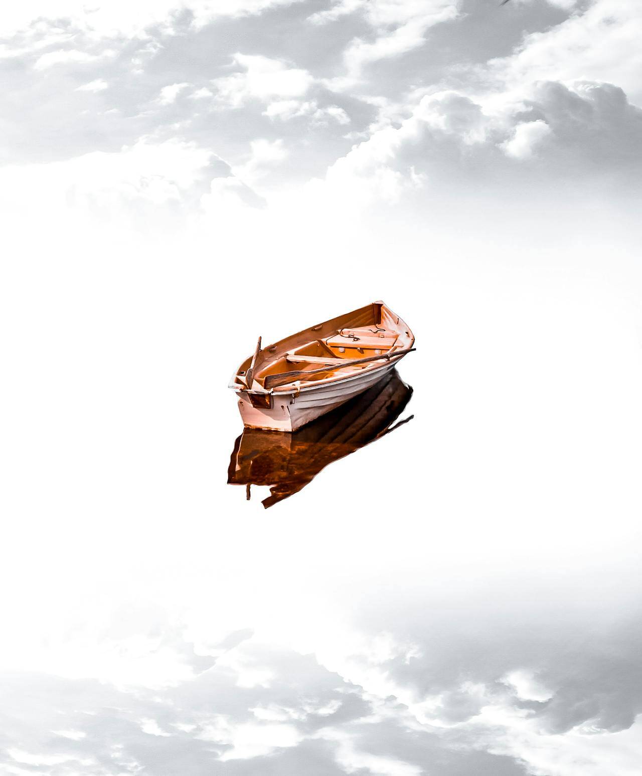 wooden-boat-on-the-sea